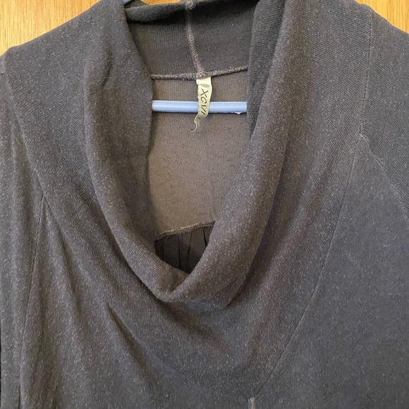 Top - Picture 3 of 3